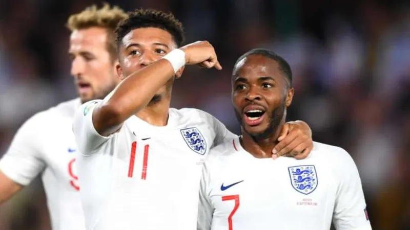 Sẽ có ngày Sterling trình diễn như Messi và Ronaldo
