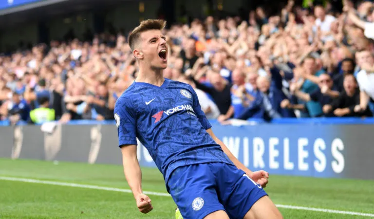 Mason Mount ăn mừng bàn thắng