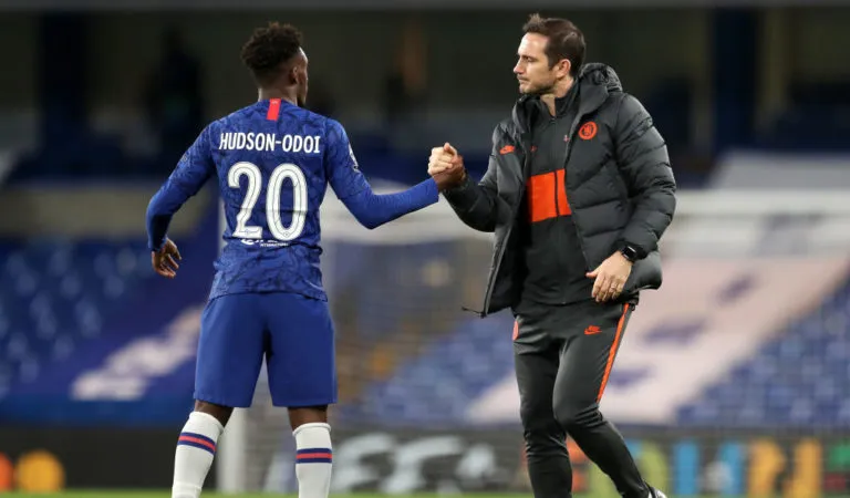 Hudson-Odoi ở lại Chelsea vì Lampard