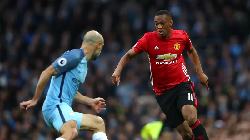Man United vã mồ hôi khi Harry Maguire vắng mặt trận derby Manchester 