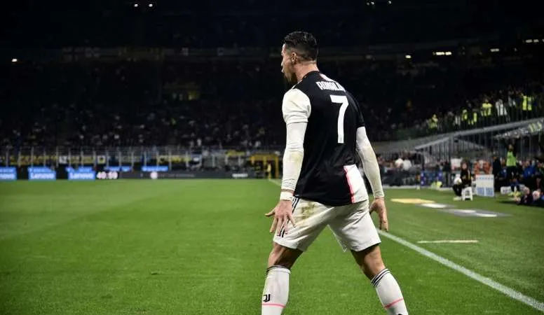 Covid-19 khiến Ronaldo tổn hại nhiều nhất trong giới cầu thủ