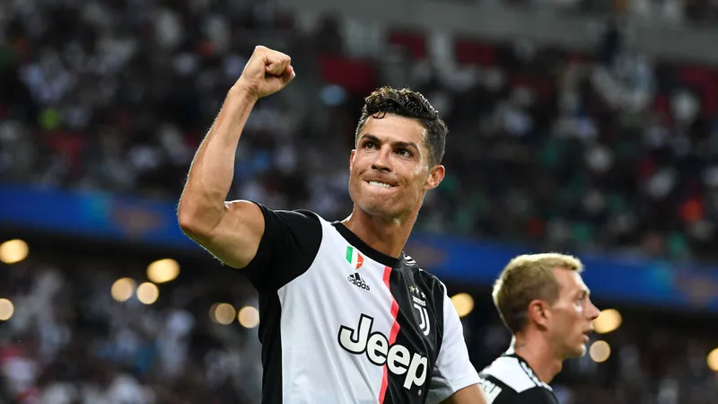 Từ bỏ Juventus, Ronaldo sẽ sang PSG…