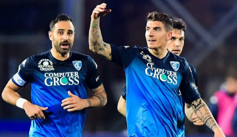 Italia cấm cầu thủ tập luyện 