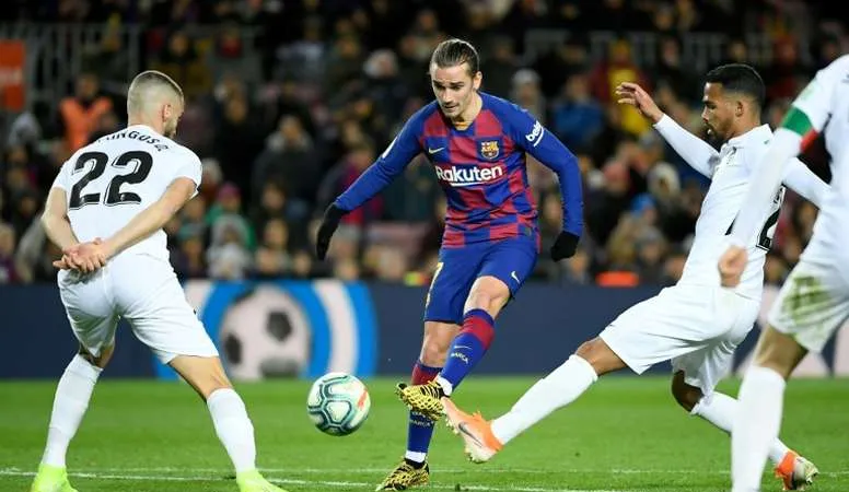 Barca không thể đem Antoine Griezmann làm vệt tế thần