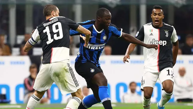 8 đội không muốn Serie A tái khởi tranh