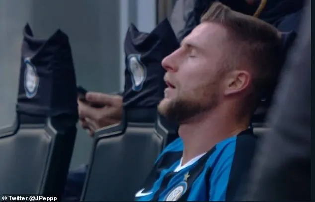 Hậu vệ Milan Skriniar đã gần như ngất đi sau trận đấu hôm 26-1