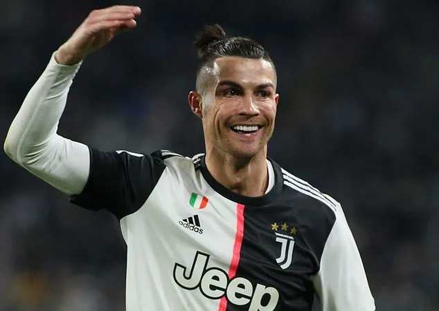 Ronaldo rất cẩn thận với dịch bệnh