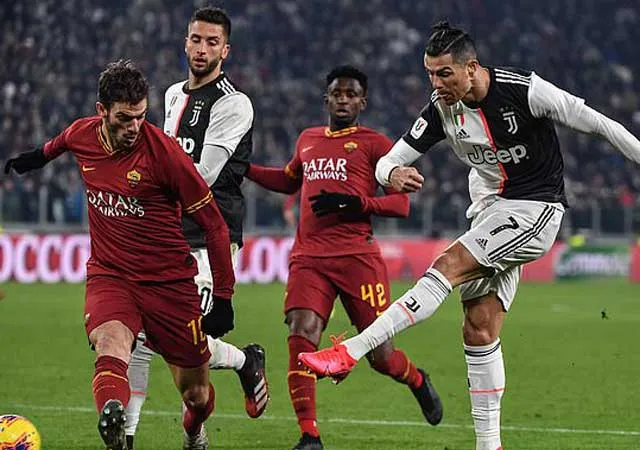 Ronaldo và Juventus trong trận gặp AS Roma