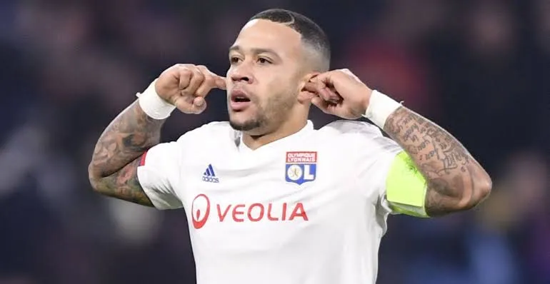 Memphis Depay trong màu áo Lyon