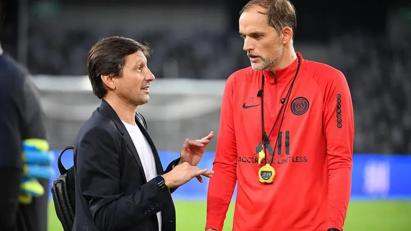 Giám đốc thể thao Leonardo và HLV trưởng Thomas Tuchel 