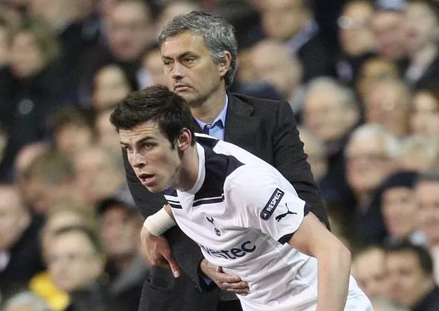 Jose Mourinho và Harry Kane