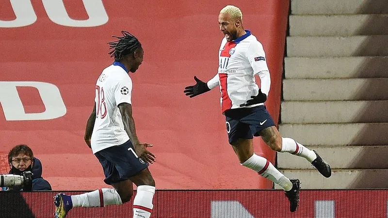 Chủ tịch PSG tưởng ‘vỡ tim’ trong chiến thắng Manchester United