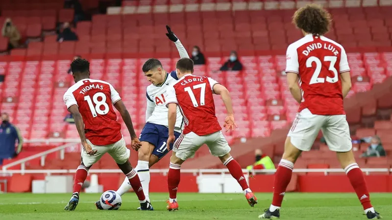 Cú sút vắt chân tuyệt diệu của Erik Lamela