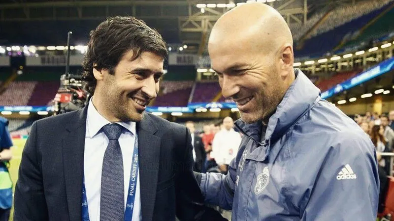 Raul Gonzalez và Zidane