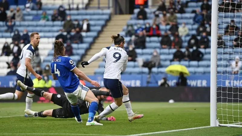 Gareth Bale nhấn chìm Ba62yu ca1o ngay ta56i King Power