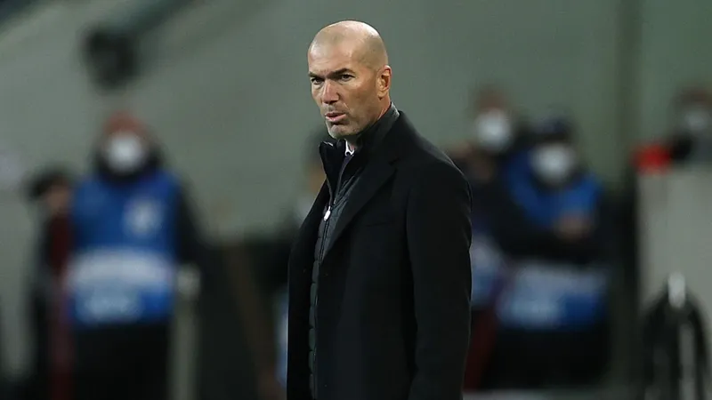 Zidane ra đi vì Chủ tịch Florentina Perez không nỗ lực đầu tư xây dựng đội ngũ mới