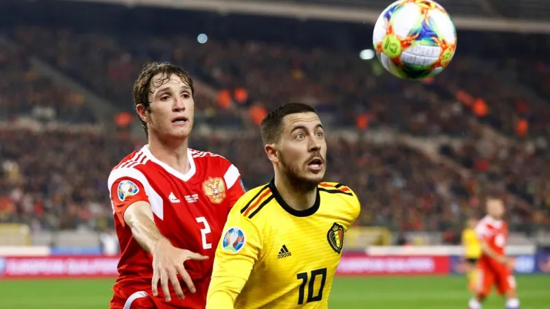 Eden Hazard có lẽ chỉ ra sân từ băng dự bị