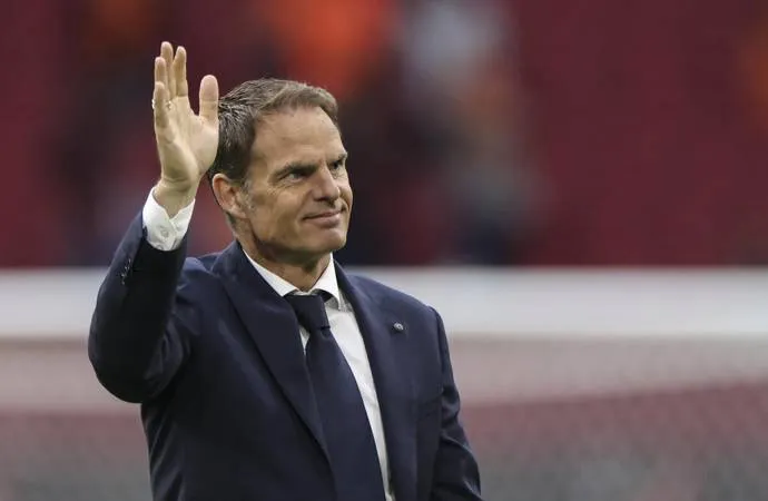 HLV Frank de Boer đã không hoàn thành chỉ tiêu vào tứ kết Euro 23020