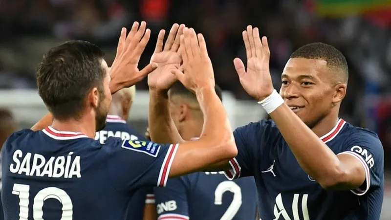 Kylian Mbappe sẽ ở lại PSG mùa này