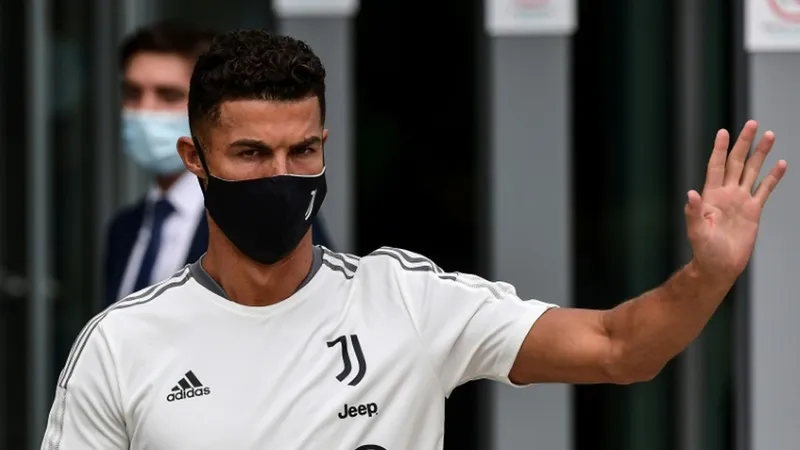 Ronaldo không muốn ở lại Juventus