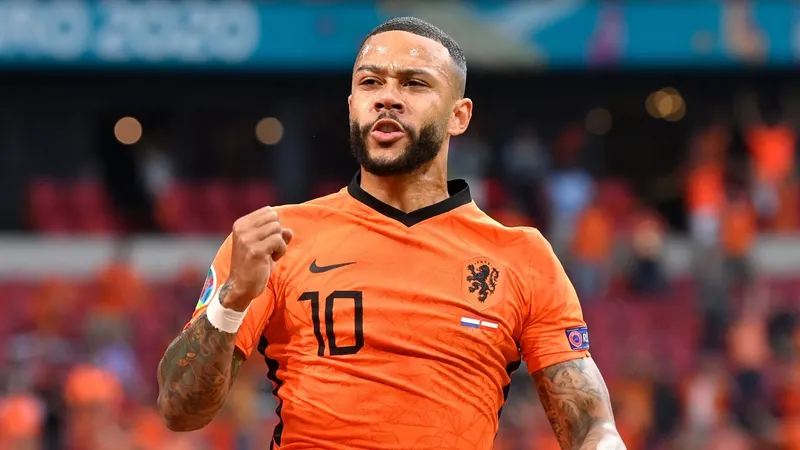 Memphis Depay mừng cú hat-trick ở tuyển Hà Lan