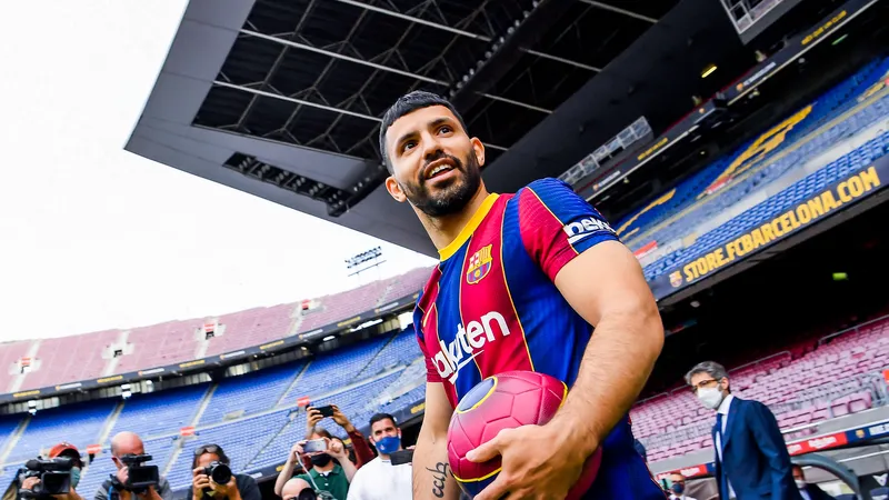 Sergio Aguero đã sẵn sàng chơi cho Barca