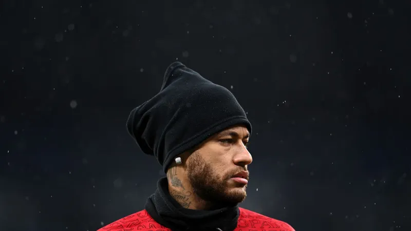 Neymar dính chấn thương chưa biết ngày trở lại