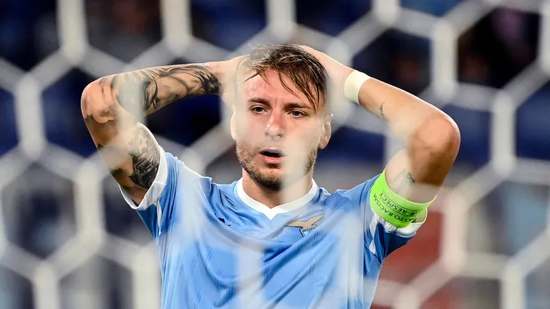 Ciro Immobile bất ngờ chấn thương trong buổi tập