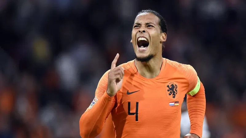 Trung vệ Virgil van Dijk của Hà Lan
