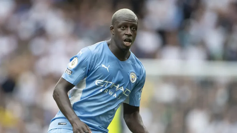 Benjamin Mendy trong màu áo Man City