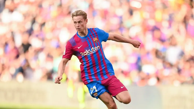Frenkie de Jong vẫn đang chơi tốt ở Barcelona