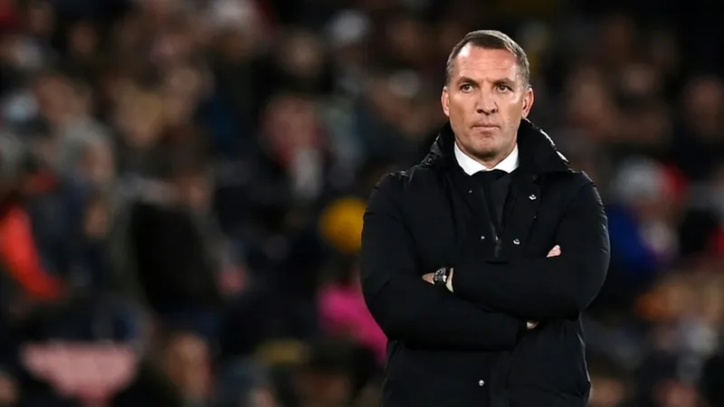 HLV Brendan Rodgers bất mãn vì Premier League từ chối hoãn trận đấu với Tottenham