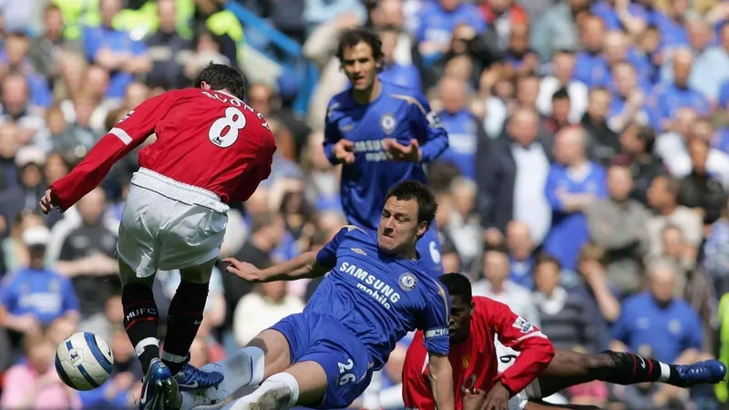 Wayne Rooney thực sự đã làm John Terry chấn thương năm 2006