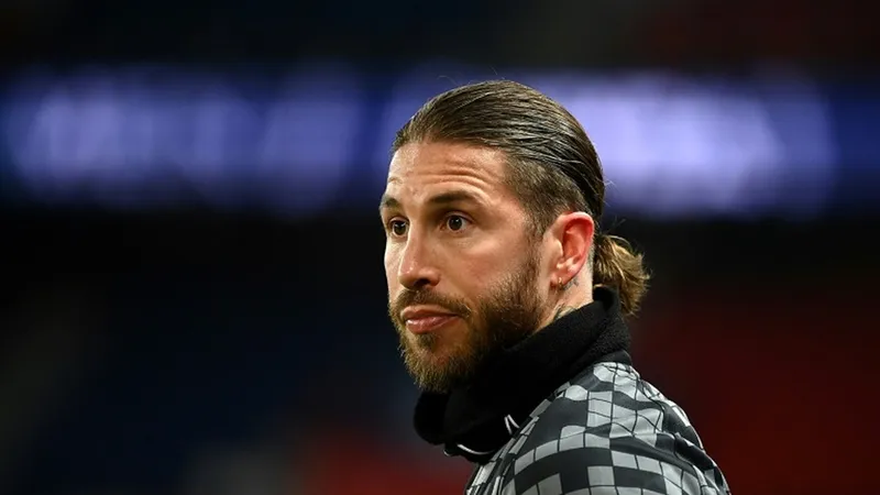 Sergio Ramos buộc lòng phải sang PSG