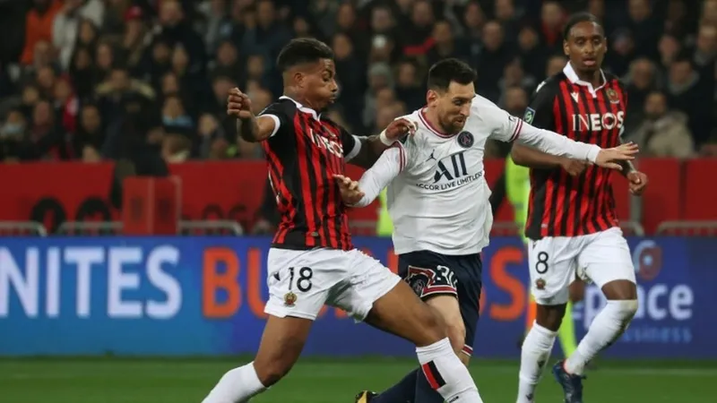 Lionel Messi im lặng khi PSG thua lần thứ ba tại Ligue 1 trong chiến dịch này