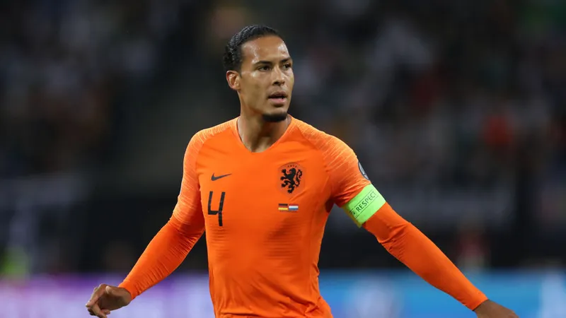 Van Dijk trong màu áo Da cam