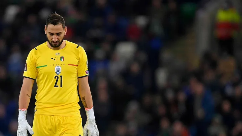 Thủ thành Gianluca Donnarumma rớt giá đến 15 triệu euro