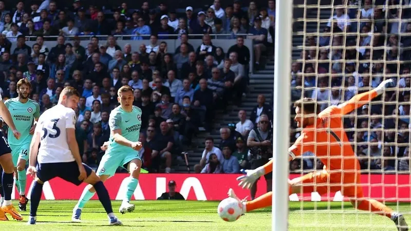 Pha ghi bàn của Trossard đã nhấn chìm Tottenham ở phút 90