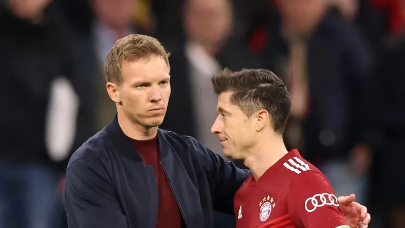 HLV Nagelsmann động viên Robert Lewandowski