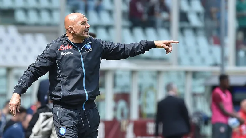HLV Luciano Spalletti lo lắng lực lượng mùa giải kế tiếp