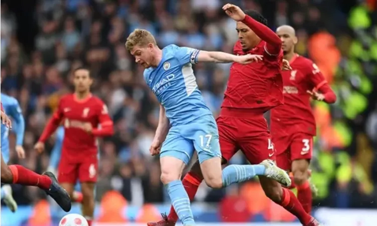 Nếu bằng điểm và cả hiệu số, Man City sẽ tranh trận chung kết Premier League với Liverpool ngày 25-5
