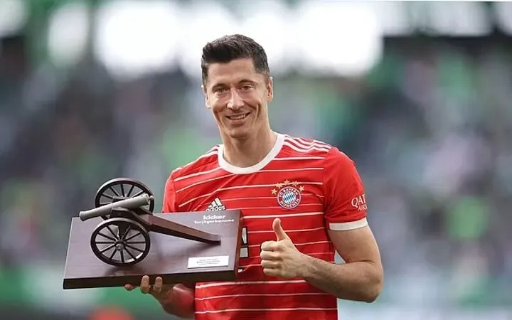 Barcelona sẽ mạnh lên trở lại khi có chân sút thượng thặng Lewandowski