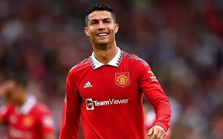 Ronaldo sẽ kiếm thêm nhiều tiền nho7`1 chi1nhn sách thuế mới