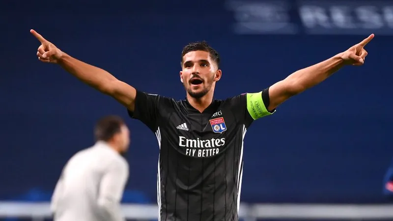 Houssem Aouar đang là đội trưởng CLB Lyon