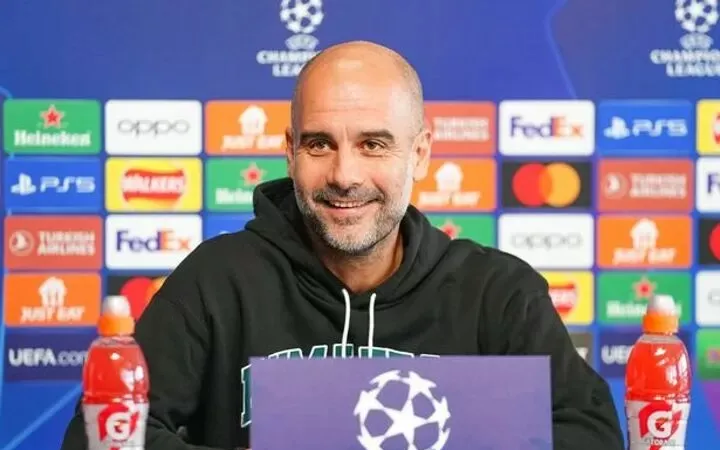 Pep Guardiola tiết lpo65 chuyến di đến Abu Dhabi