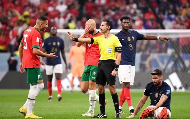 Trọng tài người Mexico Cesar Ramos là đỉnh điểm của những cuộc tranh luận 