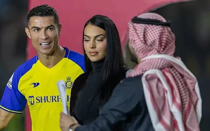 Ronaldo và Georgina Rodriguez trong lễ ra mắt ở Riyadh