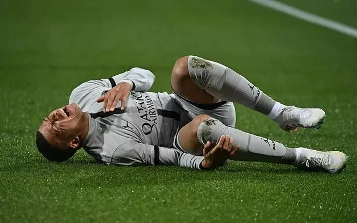 Mbappé dính chấn thương trong trận thắng Montpellier
