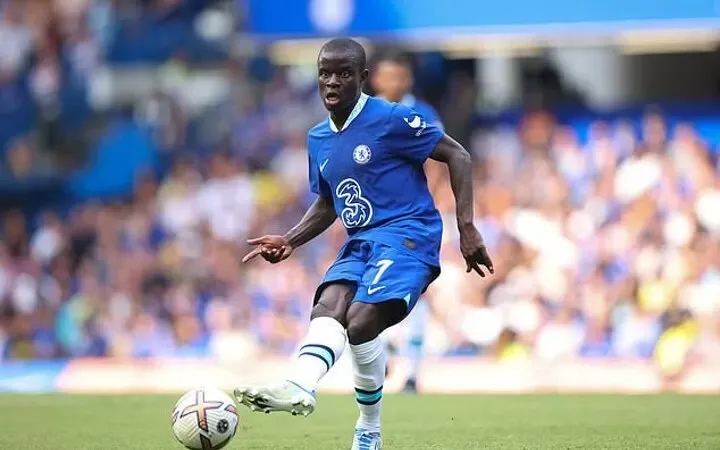 N'Golo Kante muốn ở lại London thêm 2 năm