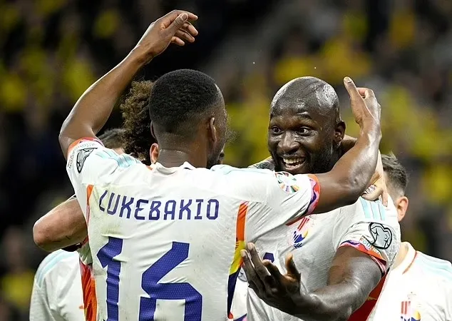 Lukaku ăn mừng chiến thắng cùa tuyển Bỉ